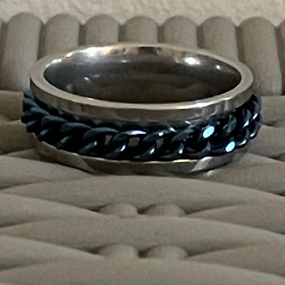Men’s Blue Fidget Spinner Ring stainless steel with blue chain link spinner ring - Picture 4 of 5